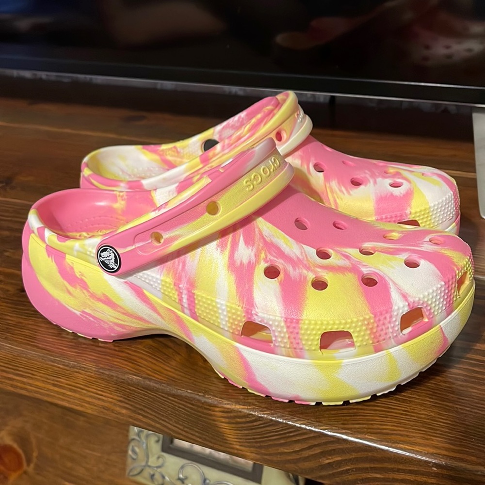 Women’s Platform Crocs - size 9 NWOT